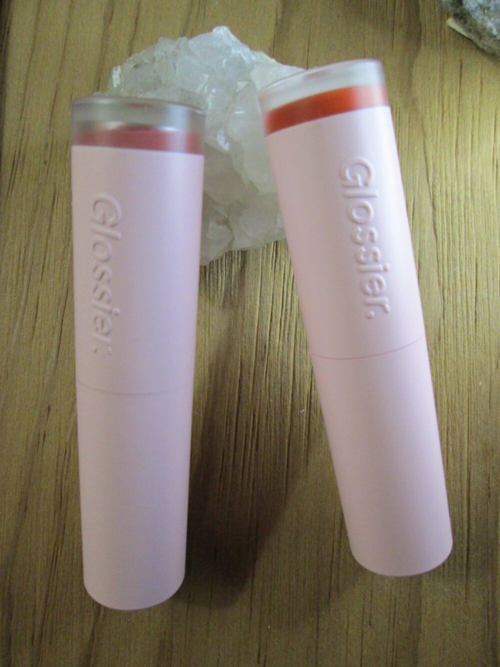 Glossier Duo g suit lip crèmes in Strike and Curve